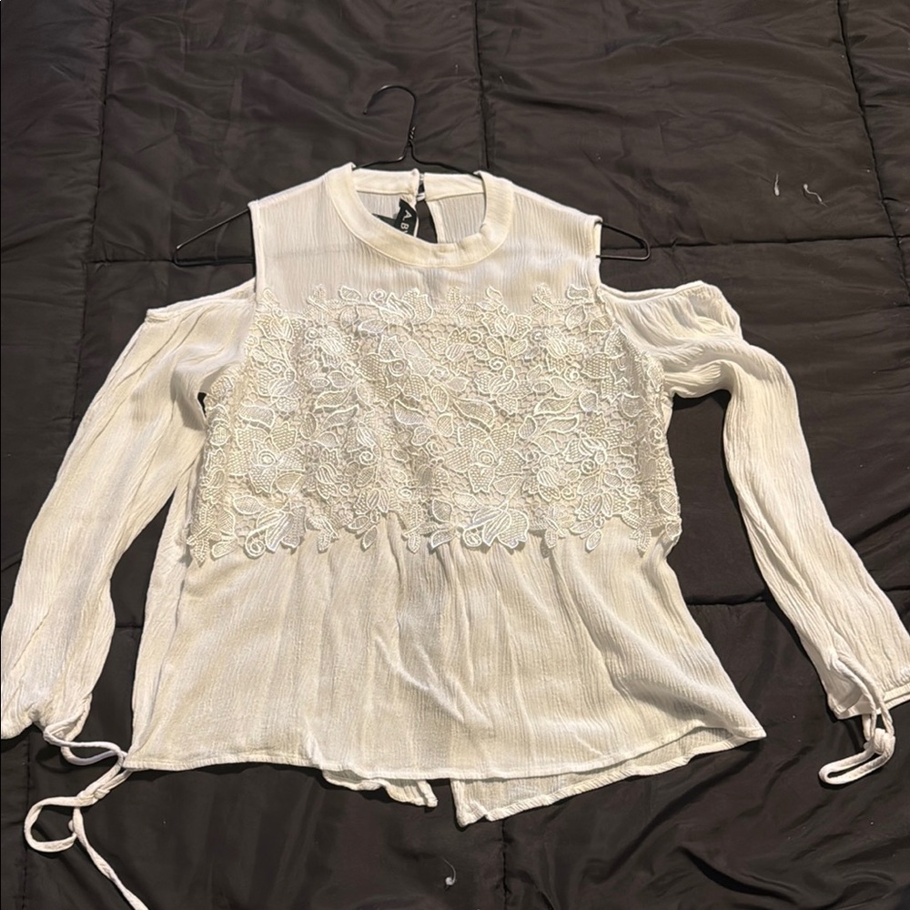 Elegant White Lace Cold Shoulder Top